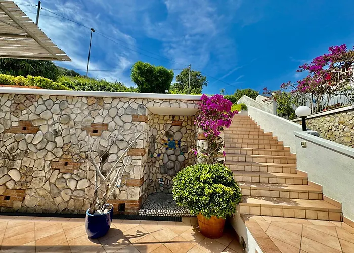 Resort: Ponza Le Forna